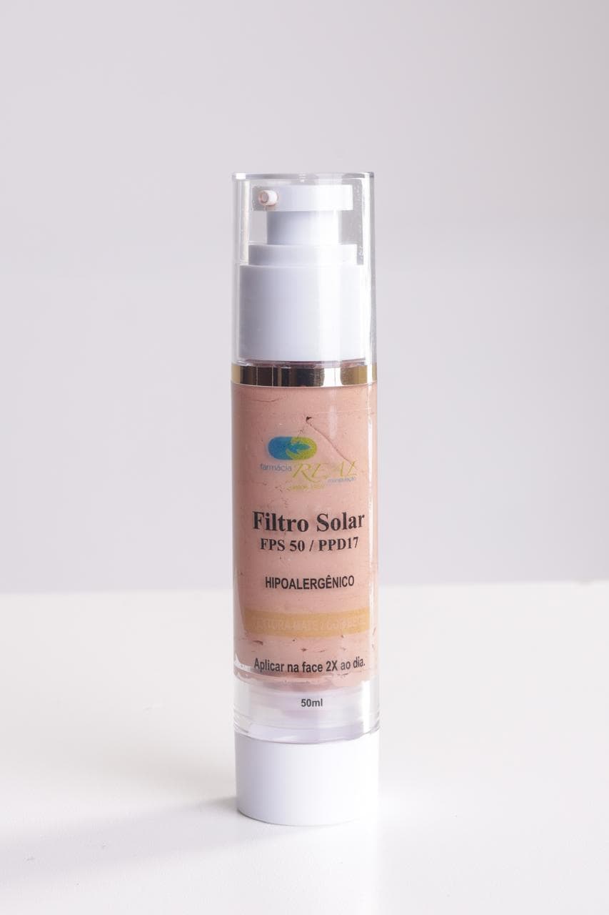Filtro solar para pele sensível com cor